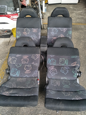 Car Seat Daihatsu L900 Hello Kitty