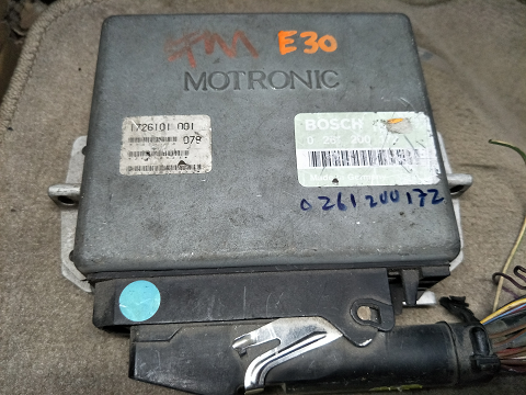 ECU 0 261 200 172 BMW E30  ECU 1726101 001
