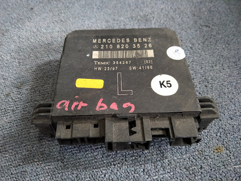 ECU 210 820 35 26 Mercedes W210 ECU
