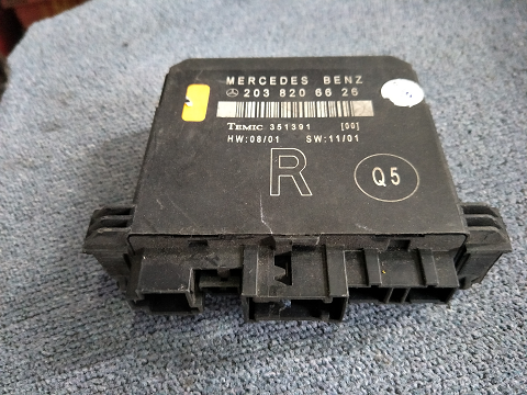 ECU 203 820 66 26 Mercedes W210 ECU