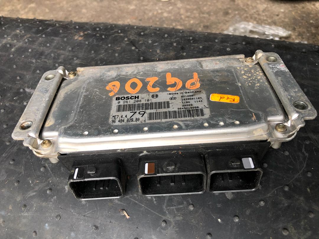ECU 96 484 829 80 Peugeot 206 ECU BOSCH 0 261 208 101