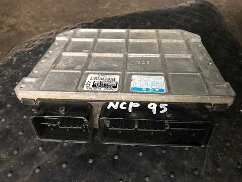 ECU 89661-52D30 Toyota NCP95 ECU 212000-2520