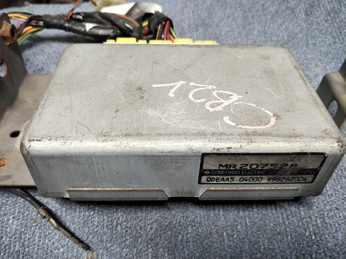 ECU MR207528 Mitsubishi CB2V 