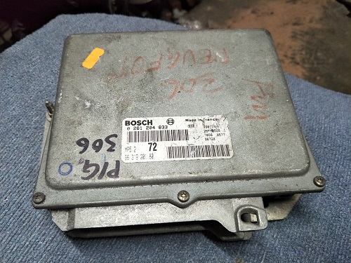 ECU 96 319 201 80   Peugeot 306 ECU BOSCH 0 261 204 833