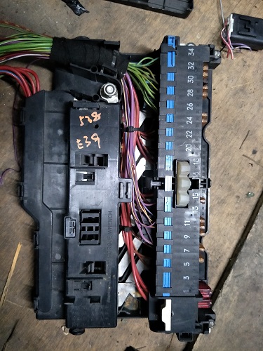 Fuse Box E6314H BMW E39 Fuse Box 90107974