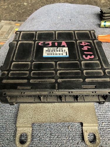 ECU MD354637 MITSUBISHI 4G13 CJ1A ECU
