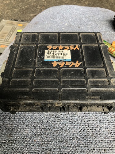 ECU MR420463 MITSUBISHI 4G64 ECU
