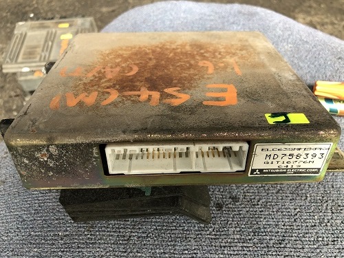 ECU MD758393 MITSUBISHI E54 ECU