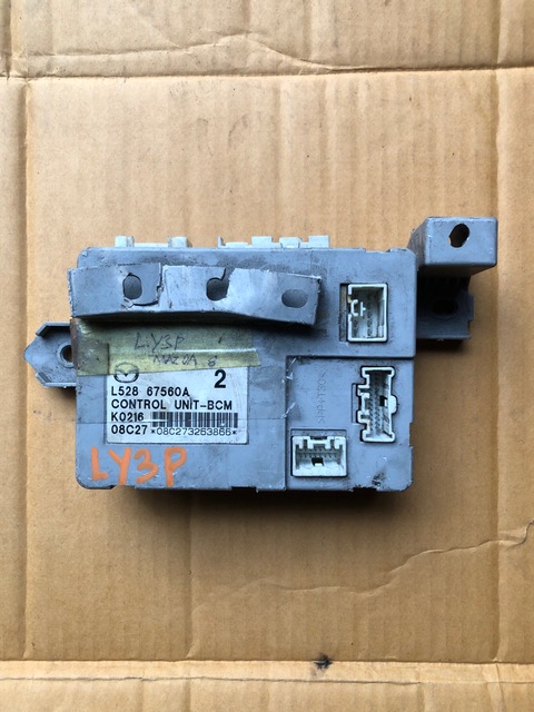 ECU L528 67560A LY3P MAZDA 8 ECU