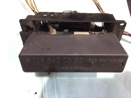 LAMP CONTROL RELAY 126 542 03 32 MERCEDES W124 LAMP CONTROL RELAY 