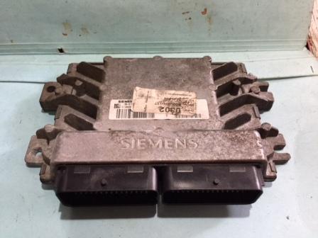 ECU S118301123A RENAULT KANGROO K4MB ECU 8200396037